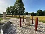 Römerstation bei Stöttham mit römischem Meilenstein und Weihestein
