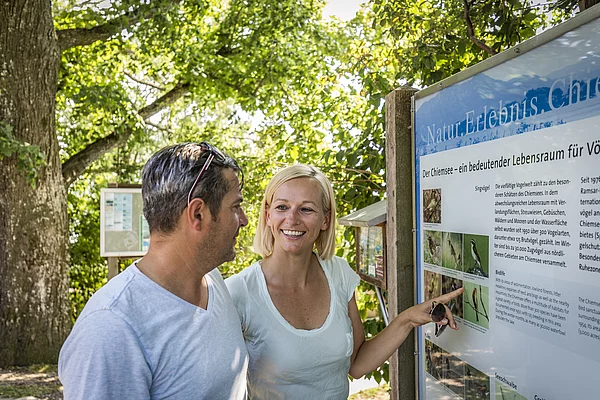 Paar an der Naturbeobachtungsstation